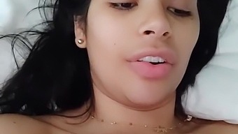 Sheila Ortega湿润而饥渴的阴户渴望关注