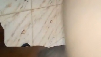 和已婚的日本妻子做爱